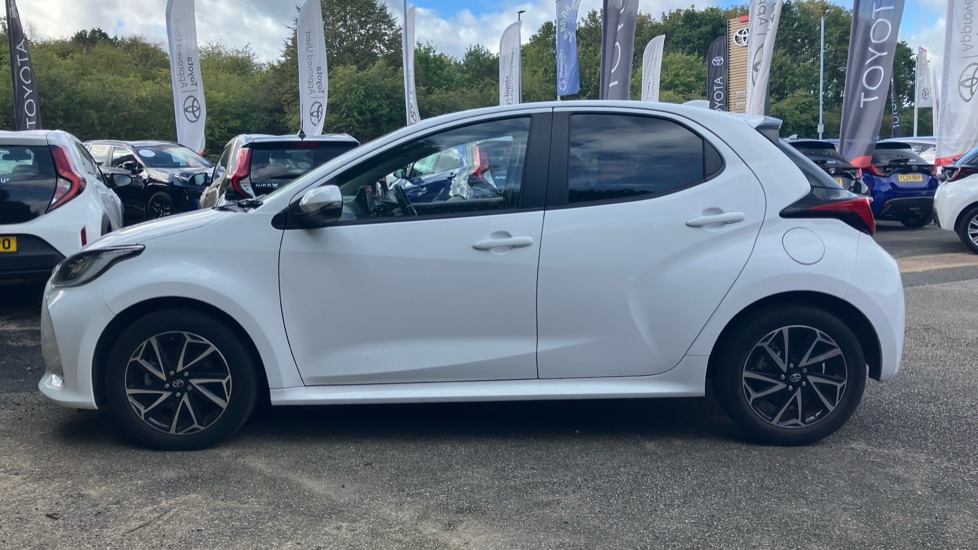 Toyota Yaris 1.5 Hybrid Design 5dr CVT Hybrid Hatchback - Image 24