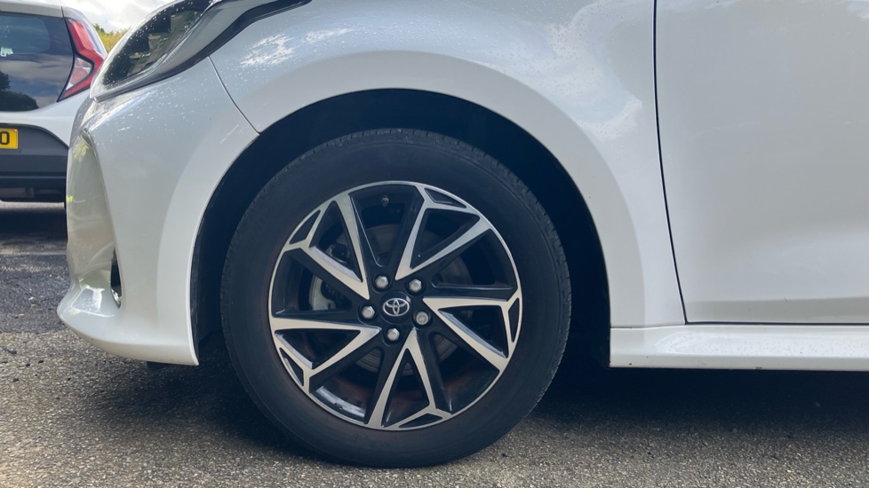 Toyota Yaris 1.5 Hybrid Design 5dr CVT Hybrid Hatchback - Image 25