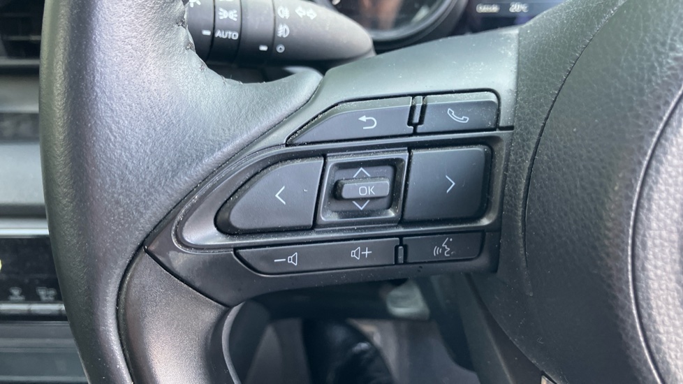 Toyota Yaris 1.5 Hybrid Design 5dr CVT Hybrid Hatchback - Image 42