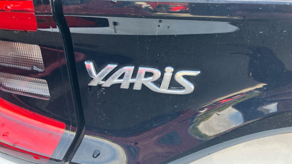 Toyota Yaris 1.5 Hybrid Design 5dr CVT Hybrid Hatchback - Image 46