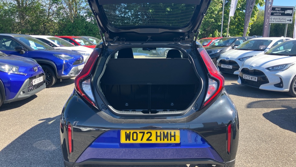 Toyota Aygo X 1.0 VVT-i Edge 5dr Petrol Hatchback - Image 13