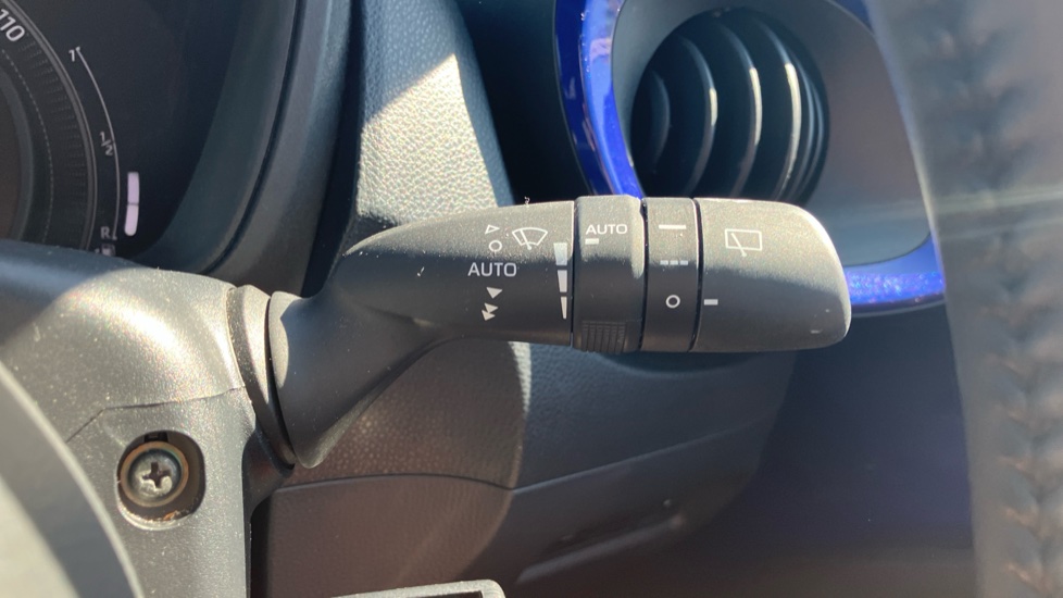 Toyota Aygo X 1.0 VVT-i Edge 5dr Petrol Hatchback - Image 36