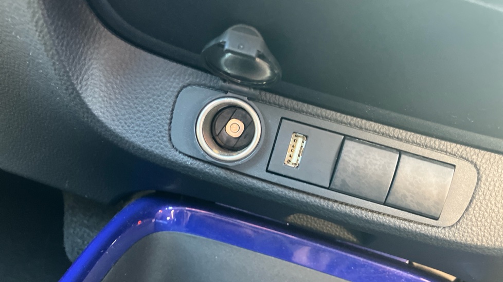 Toyota Aygo X 1.0 VVT-i Edge 5dr Petrol Hatchback - Image 39