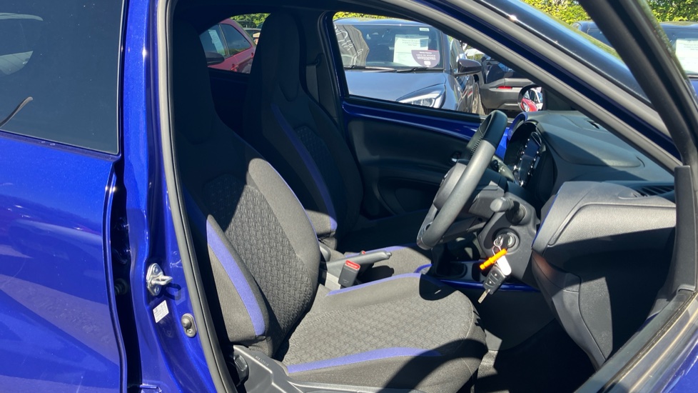 Toyota Aygo X 1.0 VVT-i Edge 5dr Petrol Hatchback - Image 57