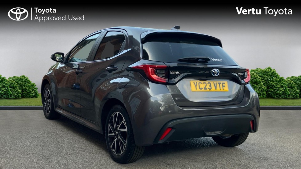 Toyota Yaris 1.5 Hybrid Design 5dr CVT Hybrid Hatchback - Image 4