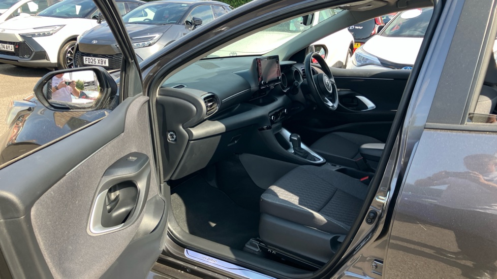 Toyota Yaris 1.5 Hybrid Design 5dr CVT Hybrid Hatchback - Image 5