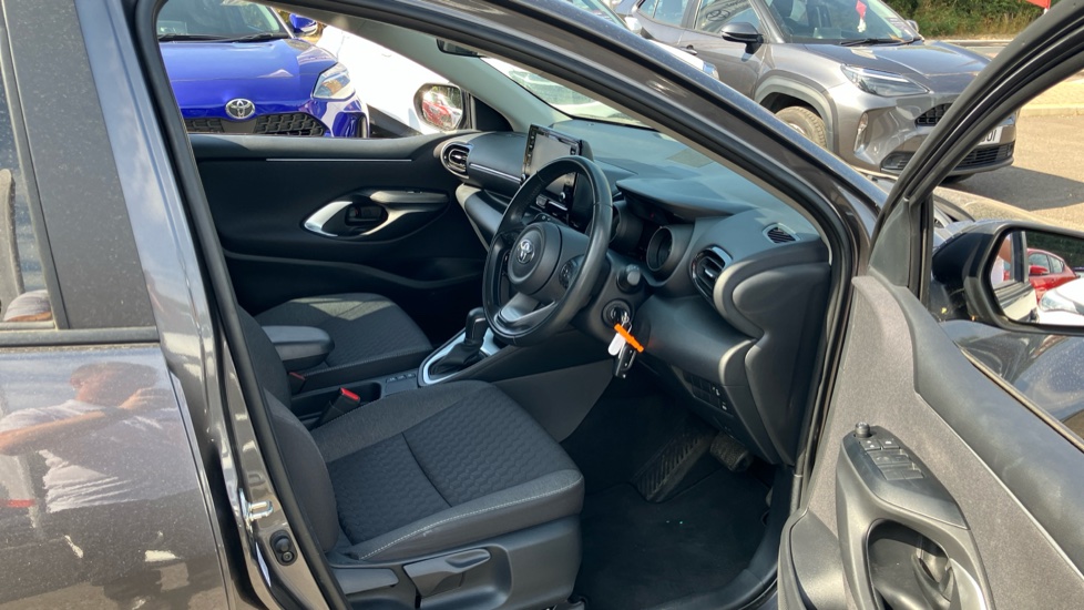 Toyota Yaris 1.5 Hybrid Design 5dr CVT Hybrid Hatchback - Image 12