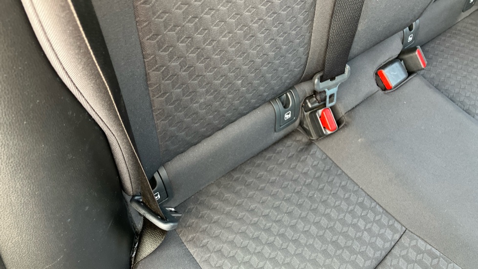 Toyota Yaris 1.5 Hybrid Design 5dr CVT Hybrid Hatchback - Image 14