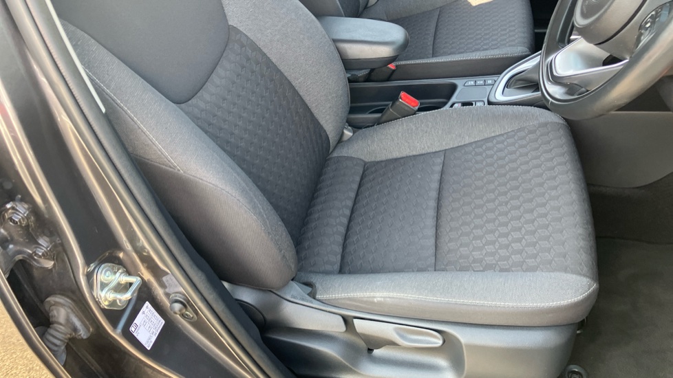 Toyota Yaris 1.5 Hybrid Design 5dr CVT Hybrid Hatchback - Image 17
