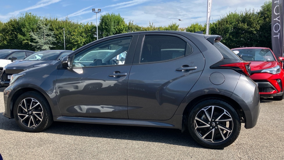 Toyota Yaris 1.5 Hybrid Design 5dr CVT Hybrid Hatchback - Image 24