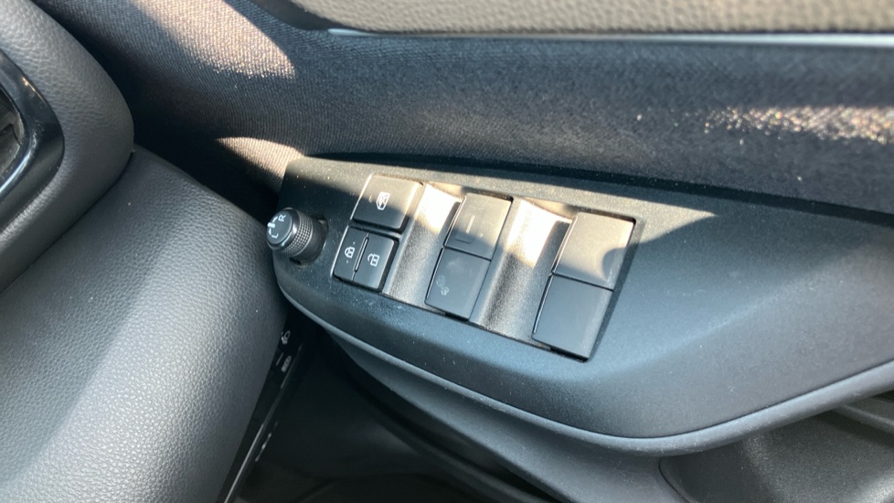 Toyota Yaris 1.5 Hybrid Design 5dr CVT Hybrid Hatchback - Image 32