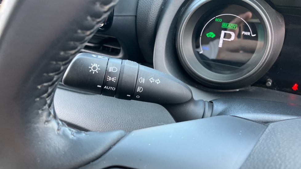 Toyota Yaris 1.5 Hybrid Design 5dr CVT Hybrid Hatchback - Image 34
