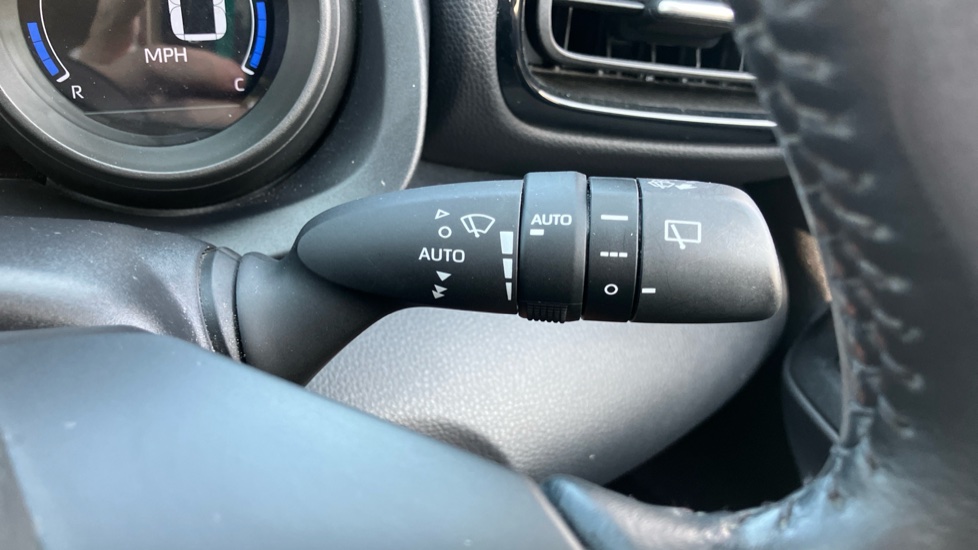Toyota Yaris 1.5 Hybrid Design 5dr CVT Hybrid Hatchback - Image 35