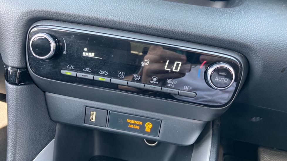 Toyota Yaris 1.5 Hybrid Design 5dr CVT Hybrid Hatchback - Image 36