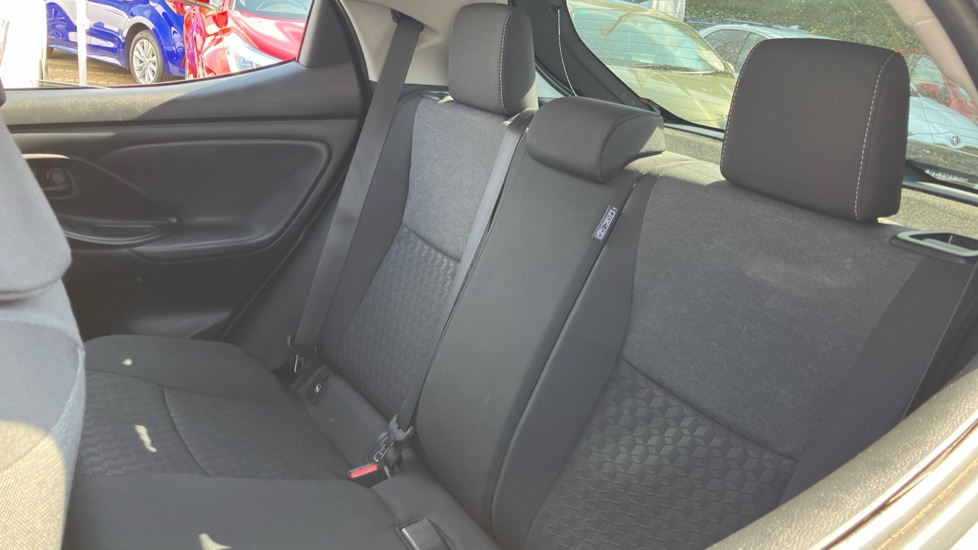 Toyota Yaris 1.5 Hybrid Design 5dr CVT Hybrid Hatchback - Image 41
