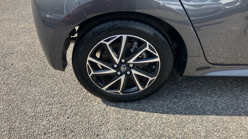 Toyota Yaris 1.5 Hybrid Design 5dr CVT Hybrid Hatchback - Image 54