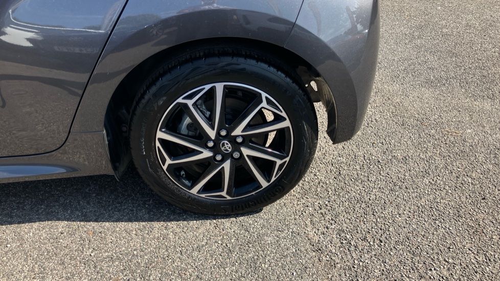 Toyota Yaris 1.5 Hybrid Design 5dr CVT Hybrid Hatchback - Image 55