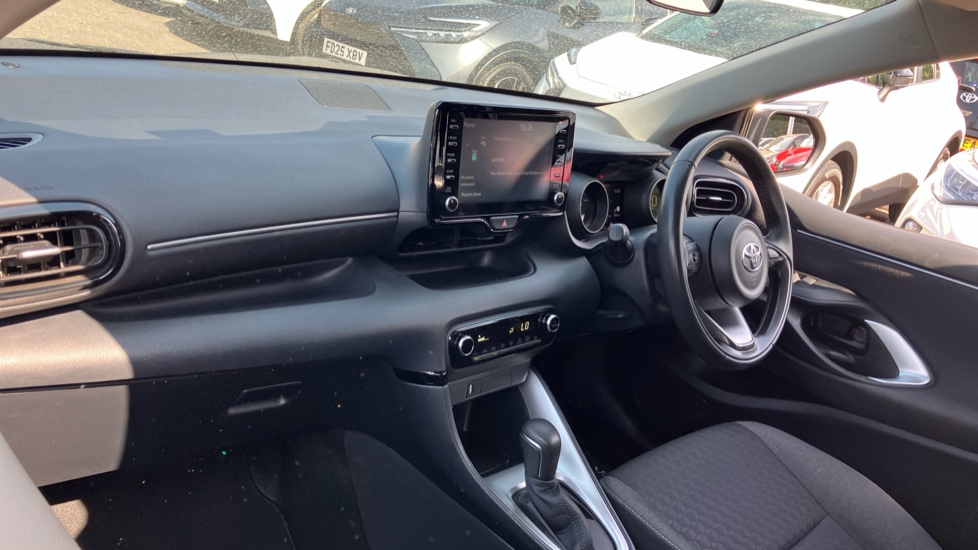 Toyota Yaris 1.5 Hybrid Design 5dr CVT Hybrid Hatchback - Image 61