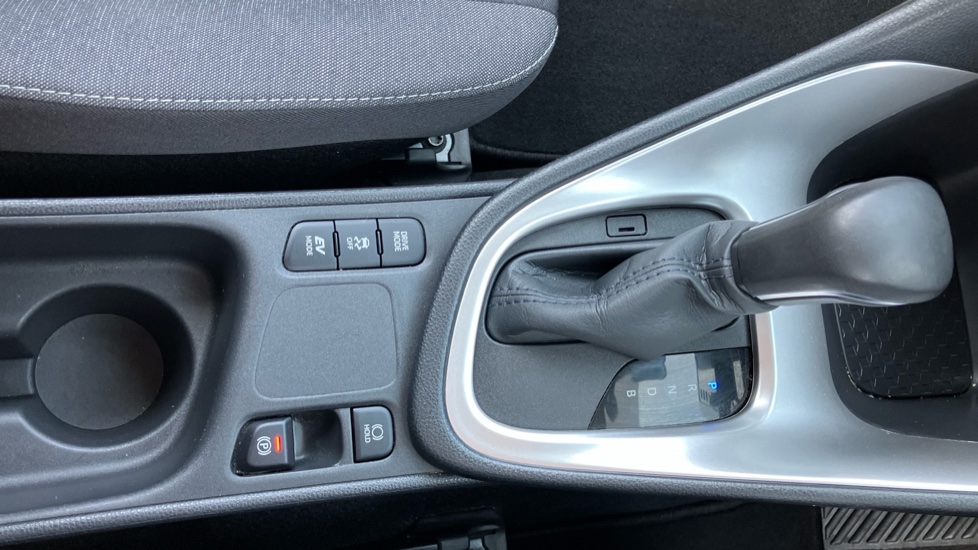 Toyota Yaris 1.5 Hybrid Design 5dr CVT Hybrid Hatchback - Image 63