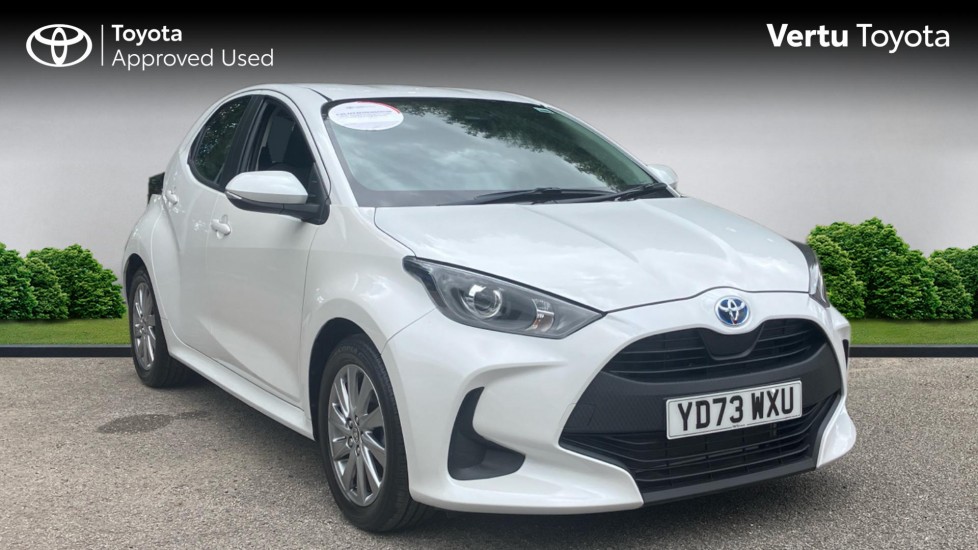 Toyota Yaris 1.5 Hybrid Icon 5dr CVT Hybrid Hatchback - Image 1