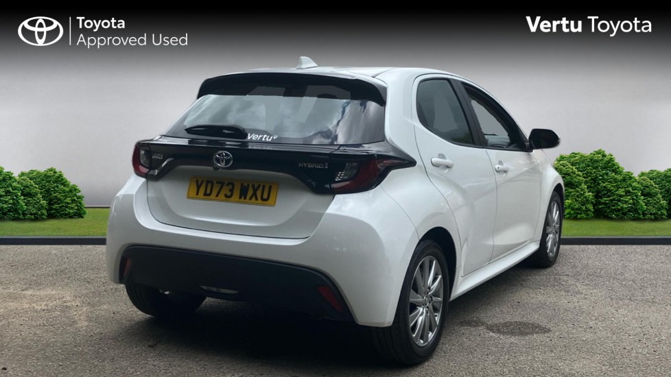 Toyota Yaris 1.5 Hybrid Icon 5dr CVT Hybrid Hatchback - Image 2