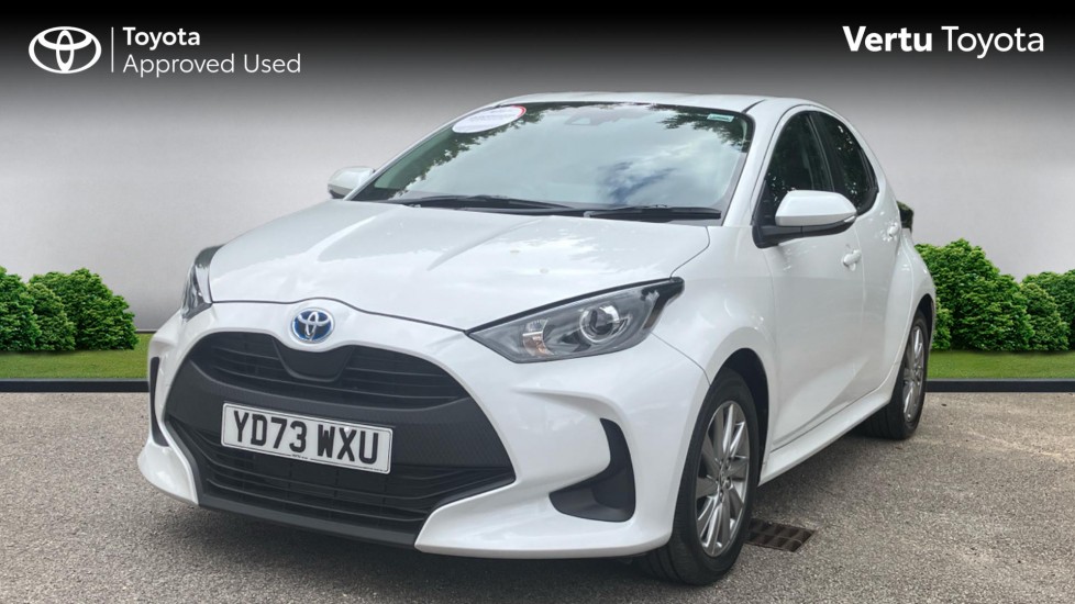 Toyota Yaris 1.5 Hybrid Icon 5dr CVT Hybrid Hatchback - Image 3