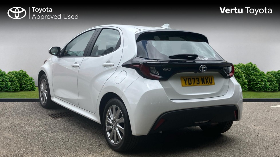 Toyota Yaris 1.5 Hybrid Icon 5dr CVT Hybrid Hatchback - Image 4