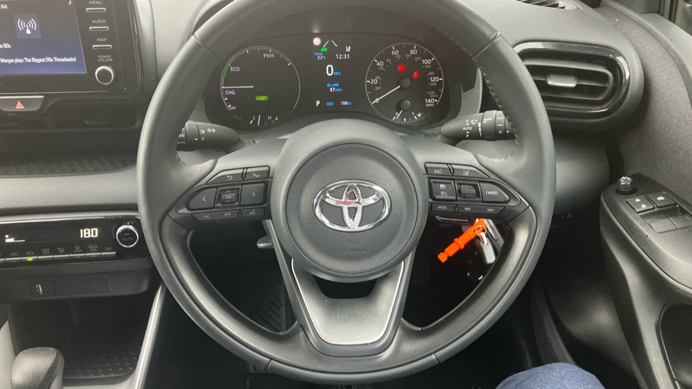 Toyota Yaris 1.5 Hybrid Icon 5dr CVT Hybrid Hatchback - Image 10