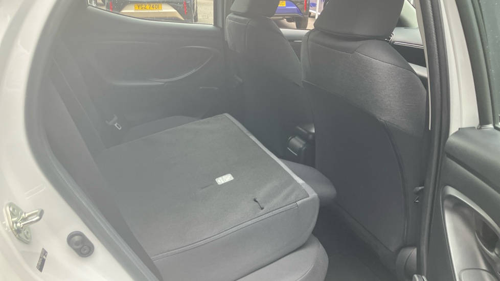Toyota Yaris 1.5 Hybrid Icon 5dr CVT Hybrid Hatchback - Image 18