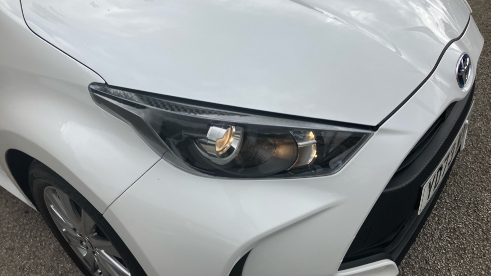 Toyota Yaris 1.5 Hybrid Icon 5dr CVT Hybrid Hatchback - Image 20