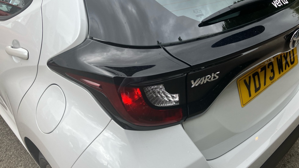 Toyota Yaris 1.5 Hybrid Icon 5dr CVT Hybrid Hatchback - Image 21