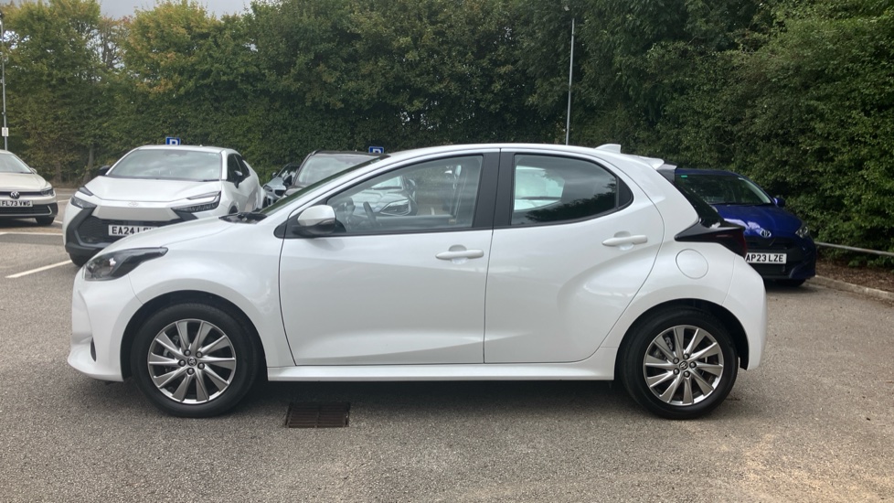 Toyota Yaris 1.5 Hybrid Icon 5dr CVT Hybrid Hatchback - Image 24