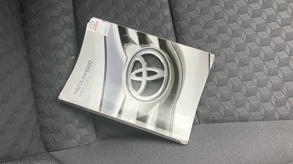 Toyota Yaris 1.5 Hybrid Icon 5dr CVT Hybrid Hatchback - Image 27