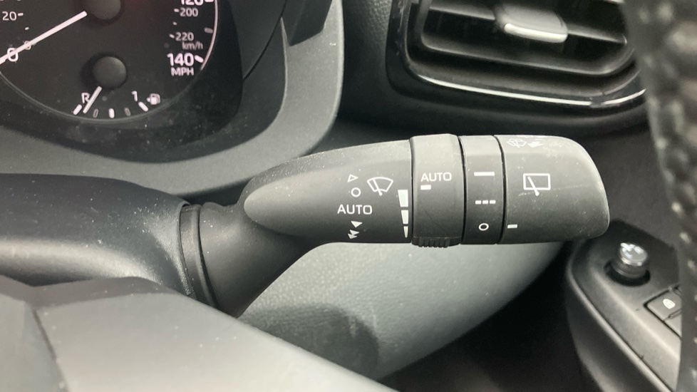 Toyota Yaris 1.5 Hybrid Icon 5dr CVT Hybrid Hatchback - Image 36