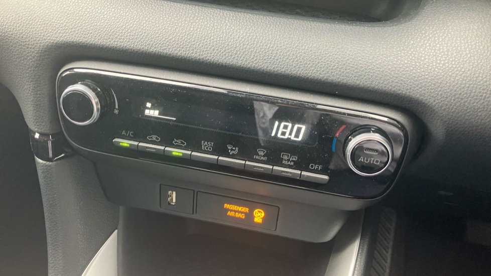 Toyota Yaris 1.5 Hybrid Icon 5dr CVT Hybrid Hatchback - Image 37