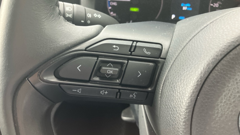 Toyota Yaris 1.5 Hybrid Icon 5dr CVT Hybrid Hatchback - Image 41