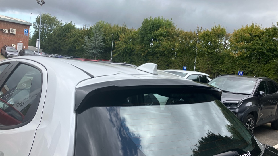 Toyota Yaris 1.5 Hybrid Icon 5dr CVT Hybrid Hatchback - Image 44