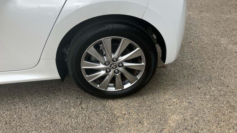 Toyota Yaris 1.5 Hybrid Icon 5dr CVT Hybrid Hatchback - Image 56