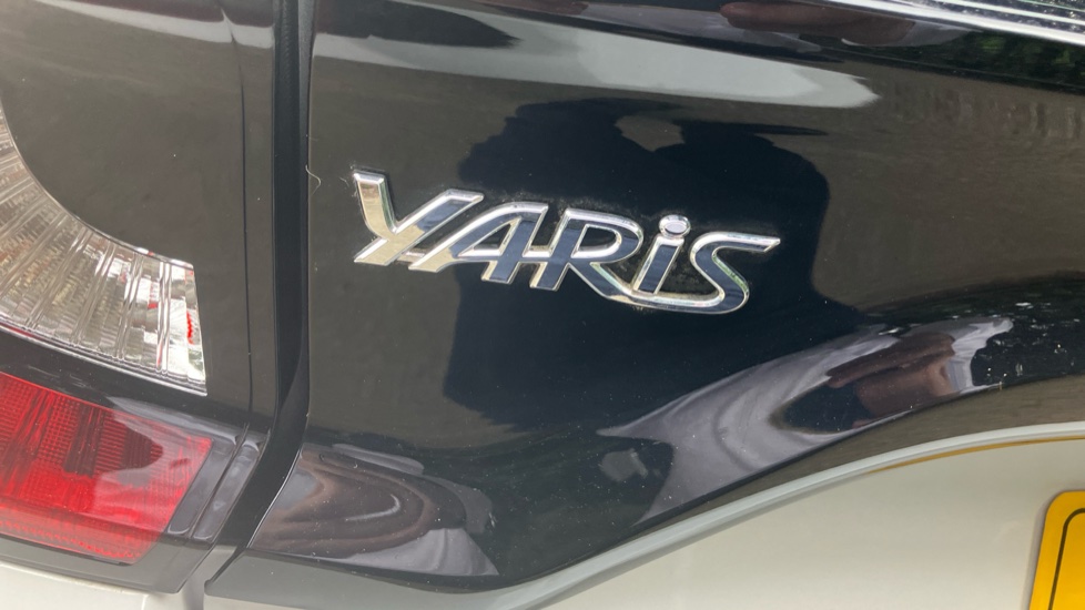 Toyota Yaris 1.5 Hybrid Icon 5dr CVT Hybrid Hatchback - Image 57