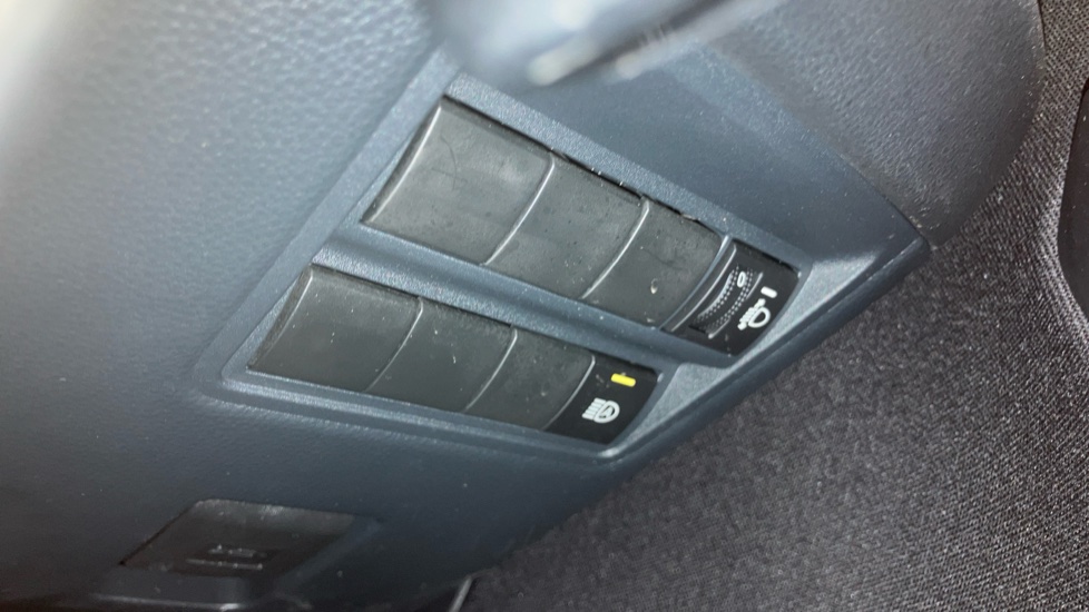 Toyota Yaris 1.5 Hybrid Icon 5dr CVT Hybrid Hatchback - Image 64