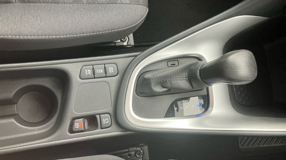 Toyota Yaris 1.5 Hybrid Icon 5dr CVT Hybrid Hatchback - Image 65