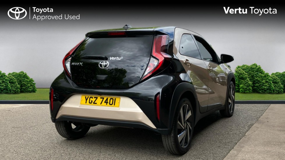 Toyota Aygo X 1.0 VVT-i Edge 5dr Petrol Hatchback - Image 2