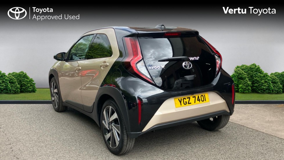 Toyota Aygo X 1.0 VVT-i Edge 5dr Petrol Hatchback - Image 4