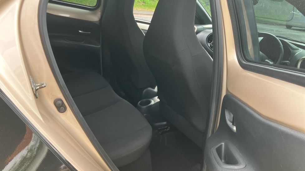 Toyota Aygo X 1.0 VVT-i Edge 5dr Petrol Hatchback - Image 8