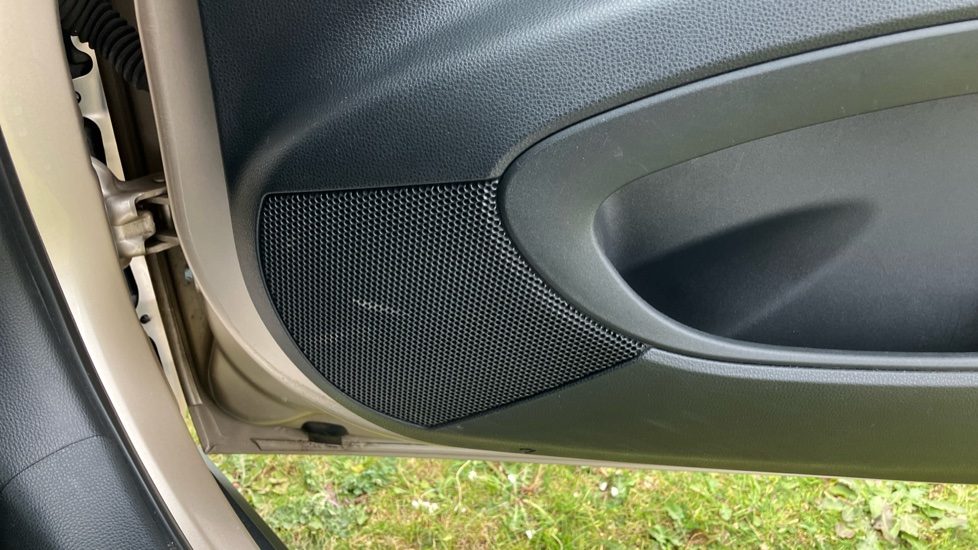 Toyota Aygo X 1.0 VVT-i Edge 5dr Petrol Hatchback - Image 40