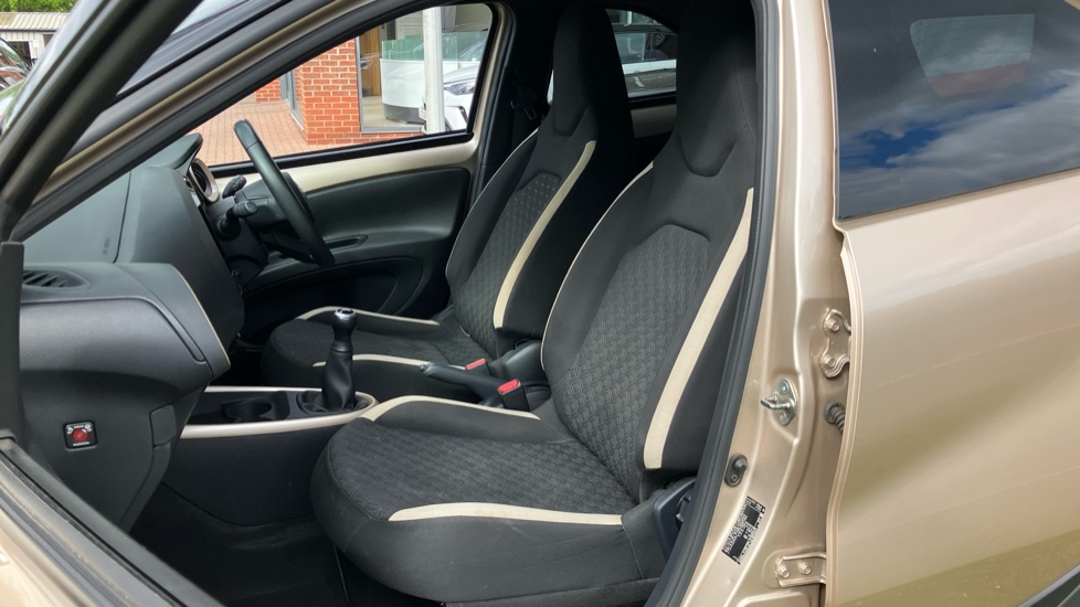 Toyota Aygo X 1.0 VVT-i Edge 5dr Petrol Hatchback - Image 59