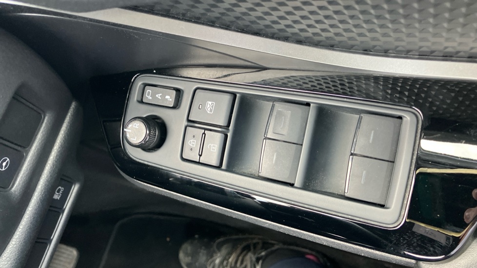 Toyota C-HR 2.0 Hybrid GR Sport 5dr CVT Hybrid Hatchback - Image 33