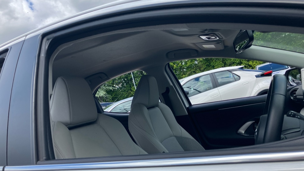 Toyota Yaris 1.5 Hybrid Excel 5dr CVT Hybrid Hatchback - Image 19