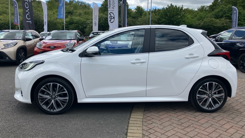 Toyota Yaris 1.5 Hybrid Excel 5dr CVT Hybrid Hatchback - Image 24