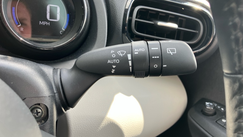 Toyota Yaris 1.5 Hybrid Excel 5dr CVT Hybrid Hatchback - Image 37